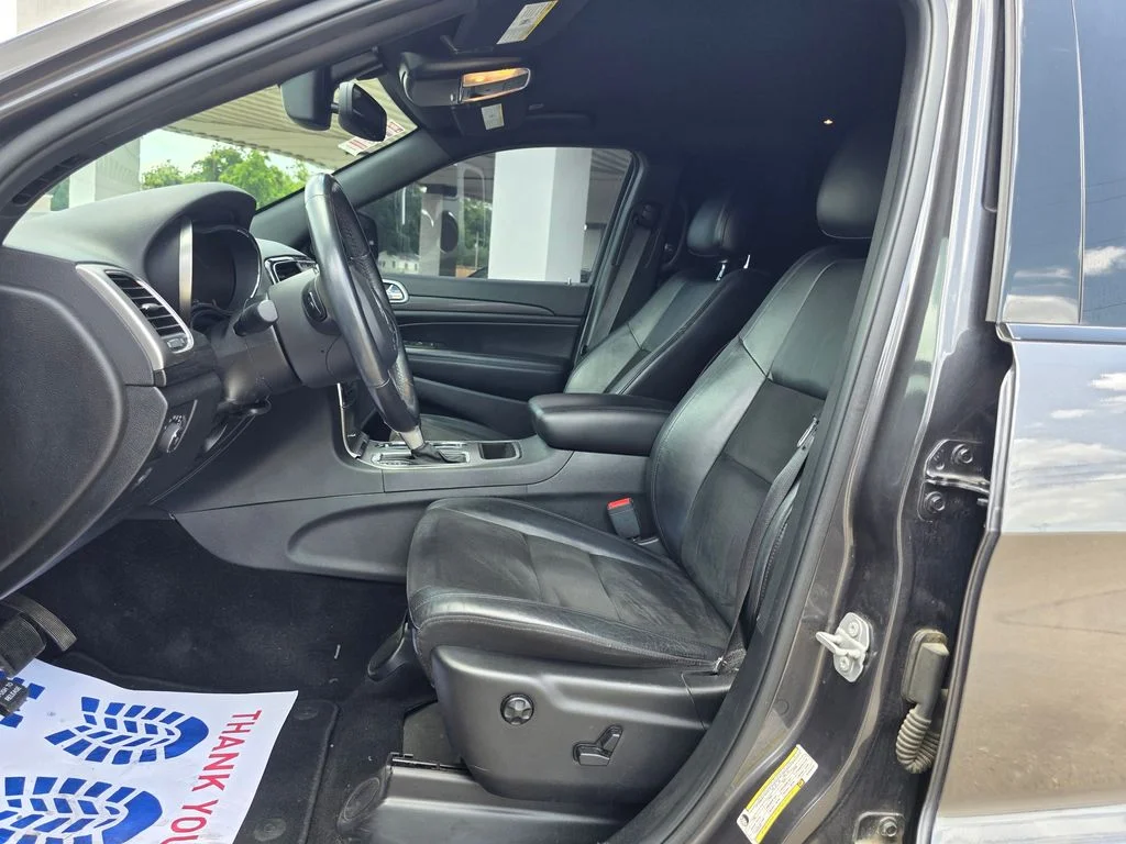 Used 2019 Gray Jeep Altitude image 12