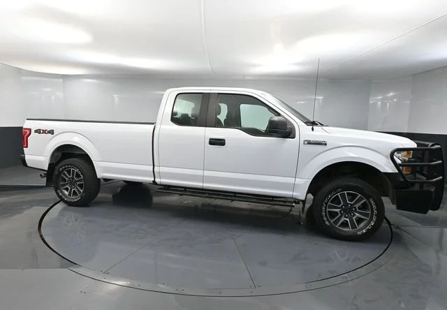 Used 2016 White Ford XL image 2