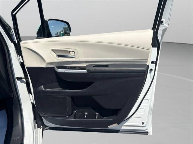 Certified Used 2026 WIND CHILL PEARL Toyota  image 27