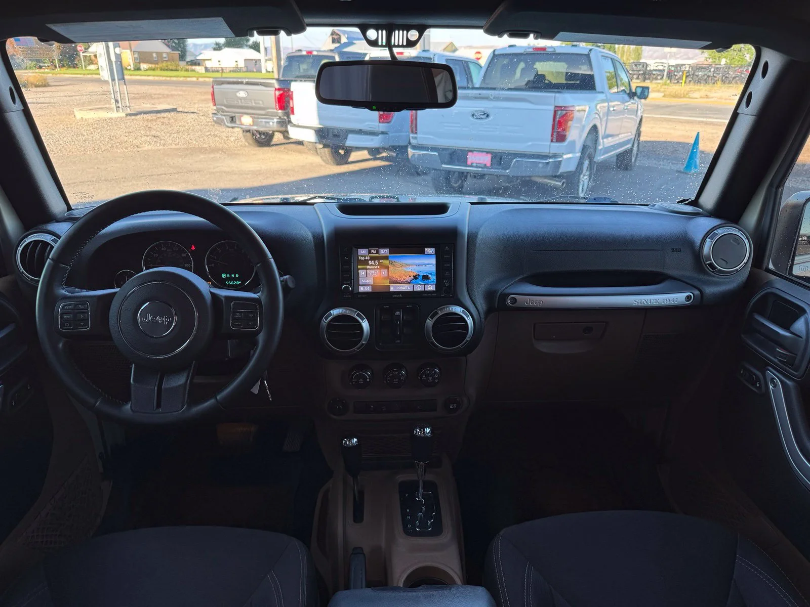 Used 2017 Beige Jeep Unlimited Rubicon image 10