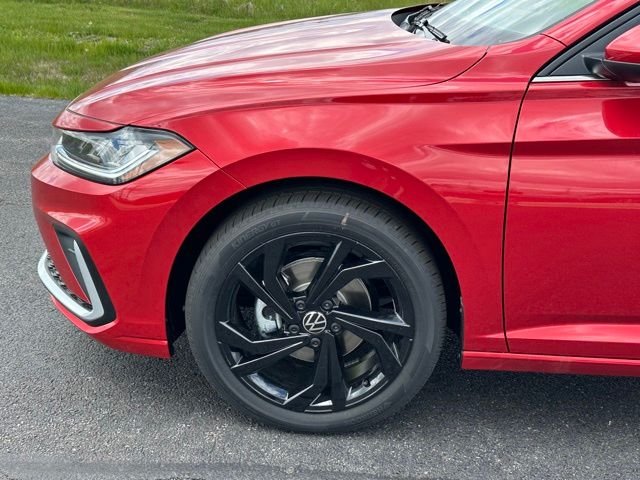 New 2026 Kings Red Metallic Volkswagen 1.5T SE image 7