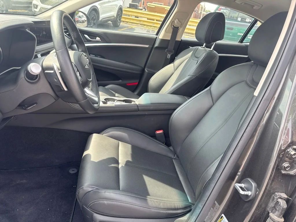 2025 GENESIS G70 Standard - Photo 10