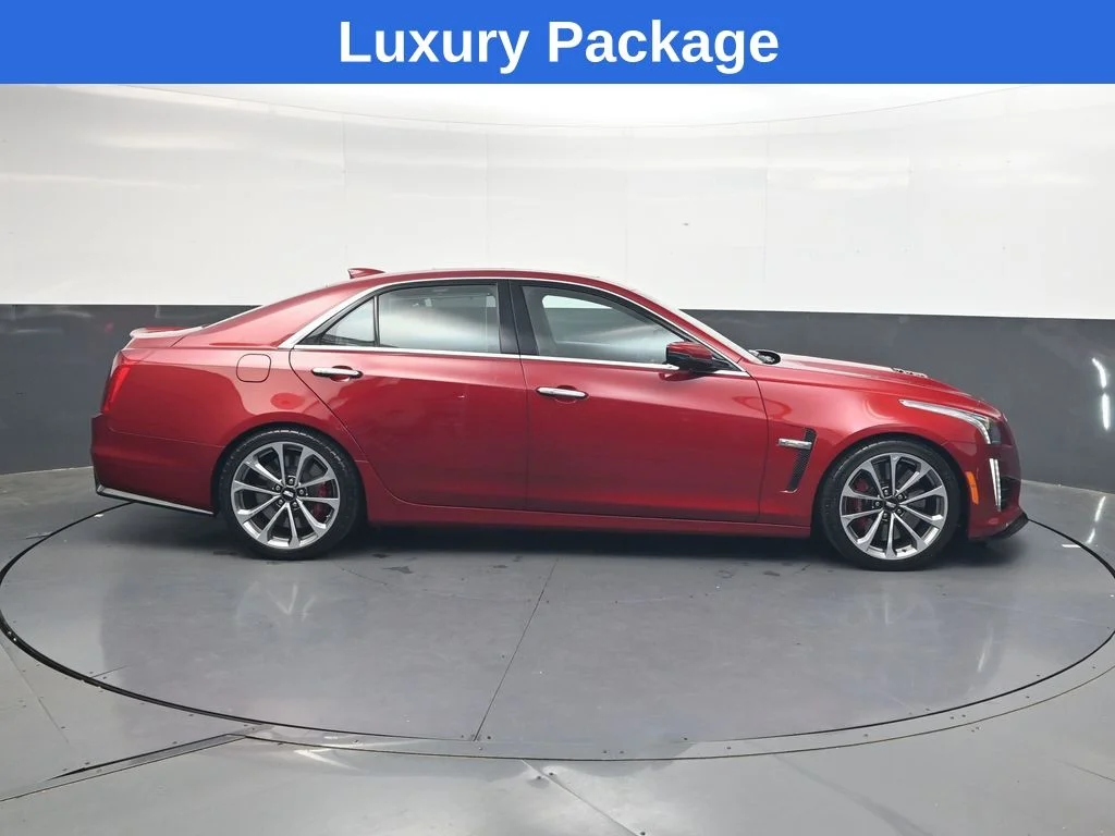 Used 2016 Red Cadillac 2SV image 3