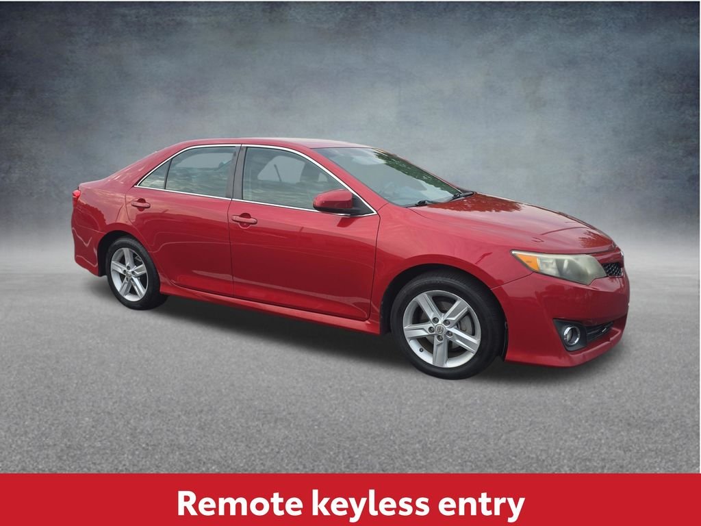 Used 2014 Red Toyota SE image 3