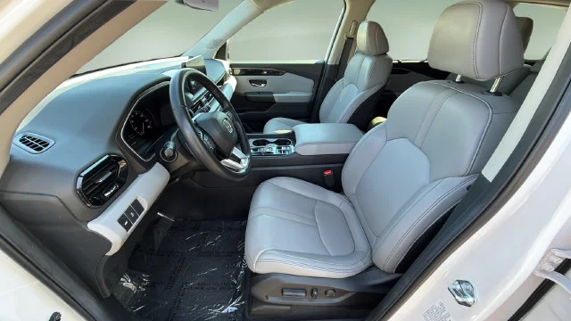 Used 2025  Honda EX-L image 18