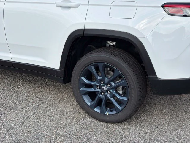 New 2026 White Jeep  image 6