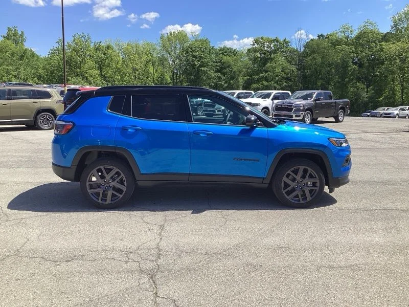 New 2026 Hydro Blue Pearl-Coat Exterior Paint Jeep Limited image 8