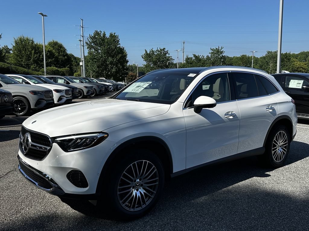 New 2026 Polar White Mercedes-Benz GLC 300 image 4