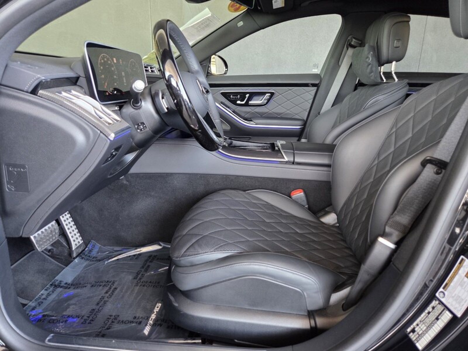 Certified Used 2025 Obsidian Black Metallic Mercedes-Benz S 500 image 13