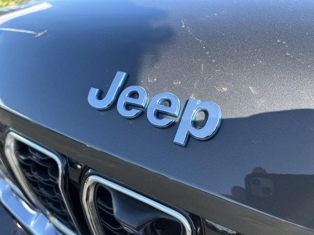 Used 2023 Gray Jeep BASE image 31