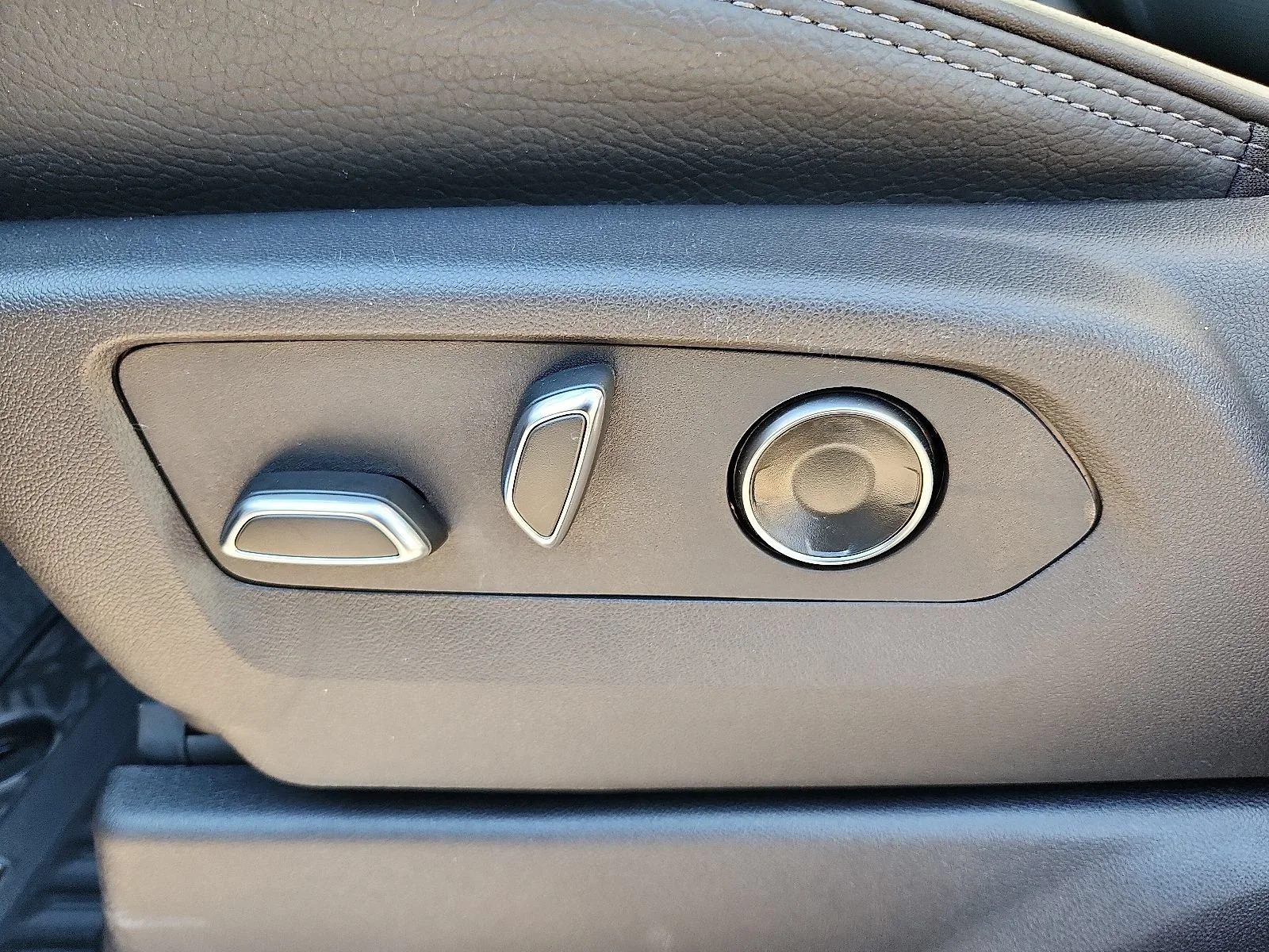 2026 GMC Sierra 2500HD Denali - Photo 10