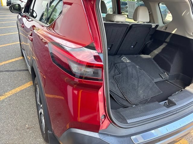 Used 2022 Scarlet Ember Tintcoat Nissan SL image 10