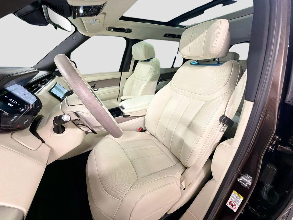New 2026 Tourmaline Brown in Gloss finish Land Rover Autobiography image 5