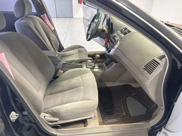 Used 2003 Black Nissan 3.5 SE image 24