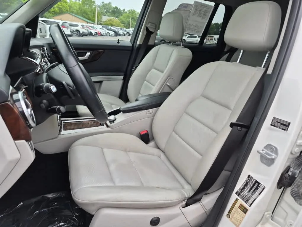 Used 2013 Polar White Mercedes-Benz GLK 350 image 12