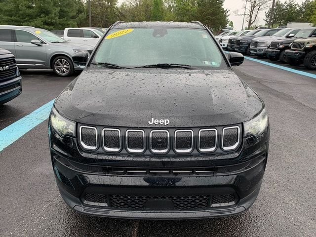 Used 2022 Black Jeep Latitude Lux image 9