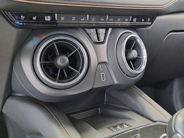Used 2019 White Chevrolet Premier image 17