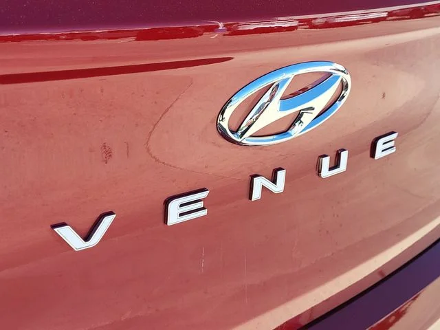 Used 2024 Red Hyundai SEL image 11