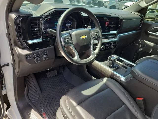 2025 Chevrolet Silverado 1500 LTZ - Photo 23