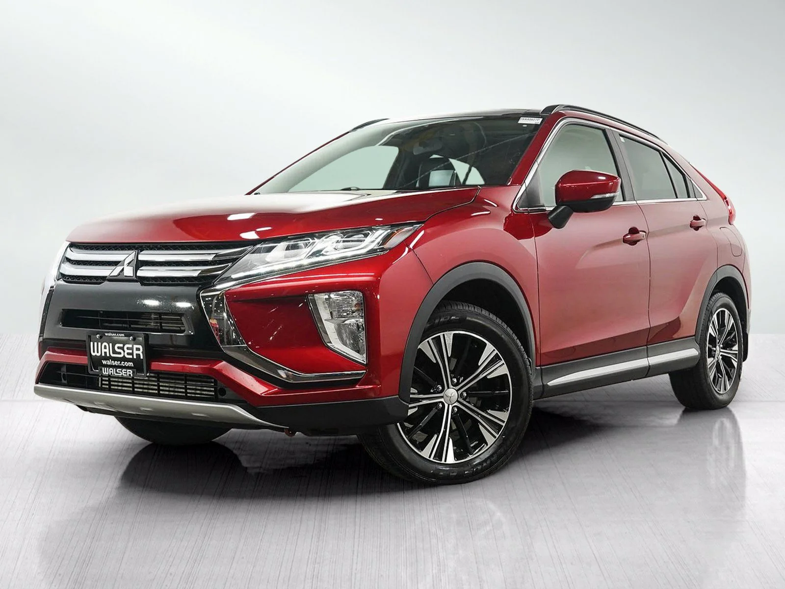 Used 2018 Red Mitsubishi SEL image 1