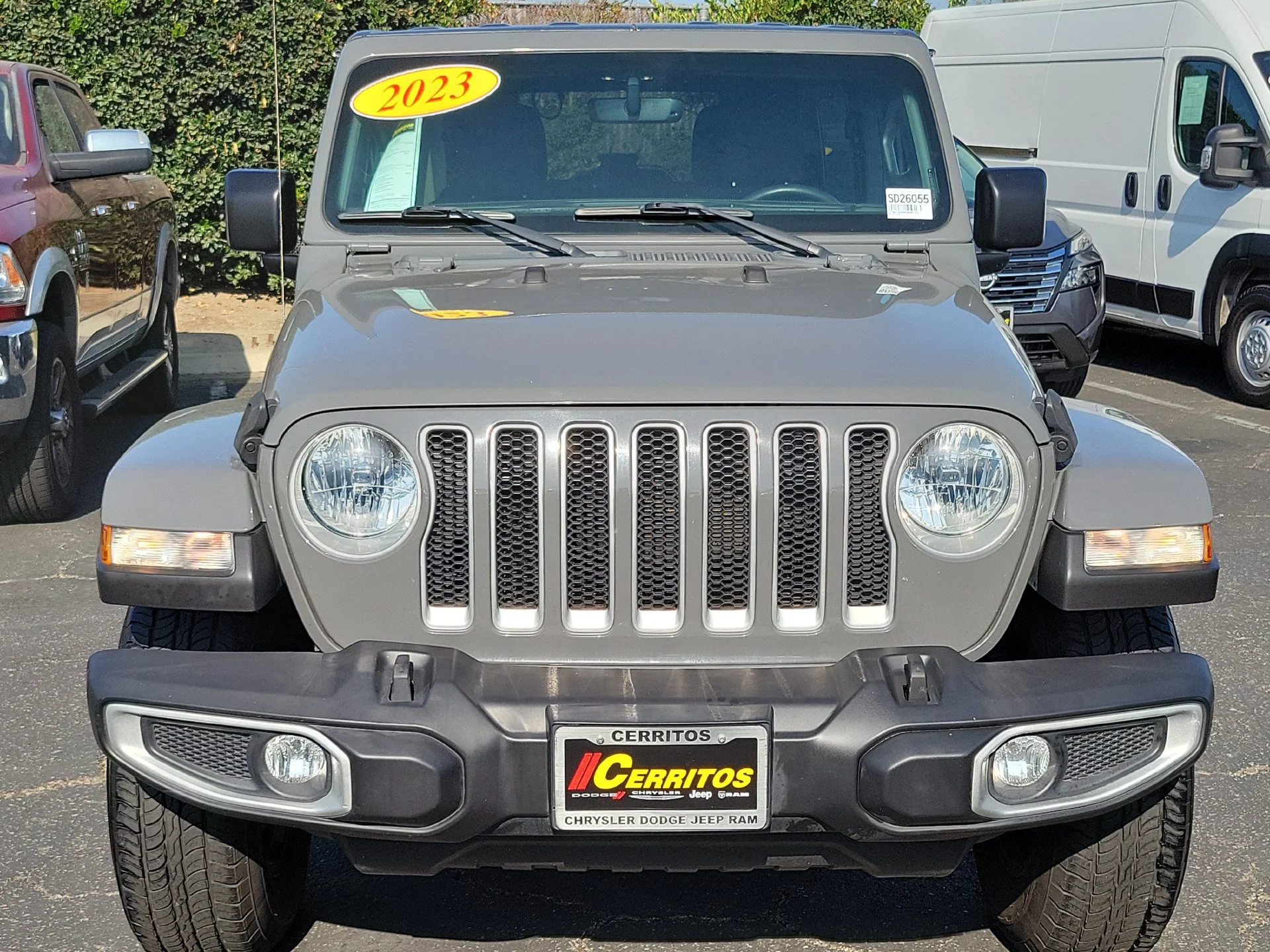 Used 2023 Gray Jeep Sahara image 4