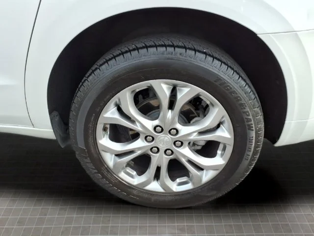 Used 2020 White Buick Avenir image 9