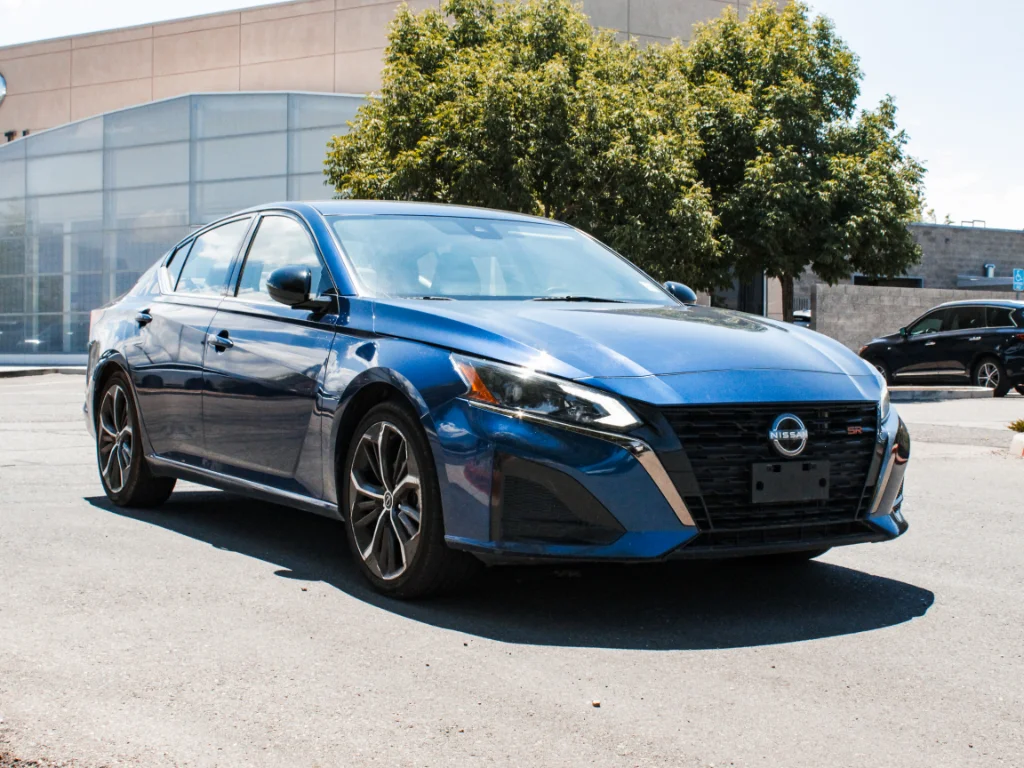 Used 2024 Deep Blue Pearl Nissan 2.5 SR image 3