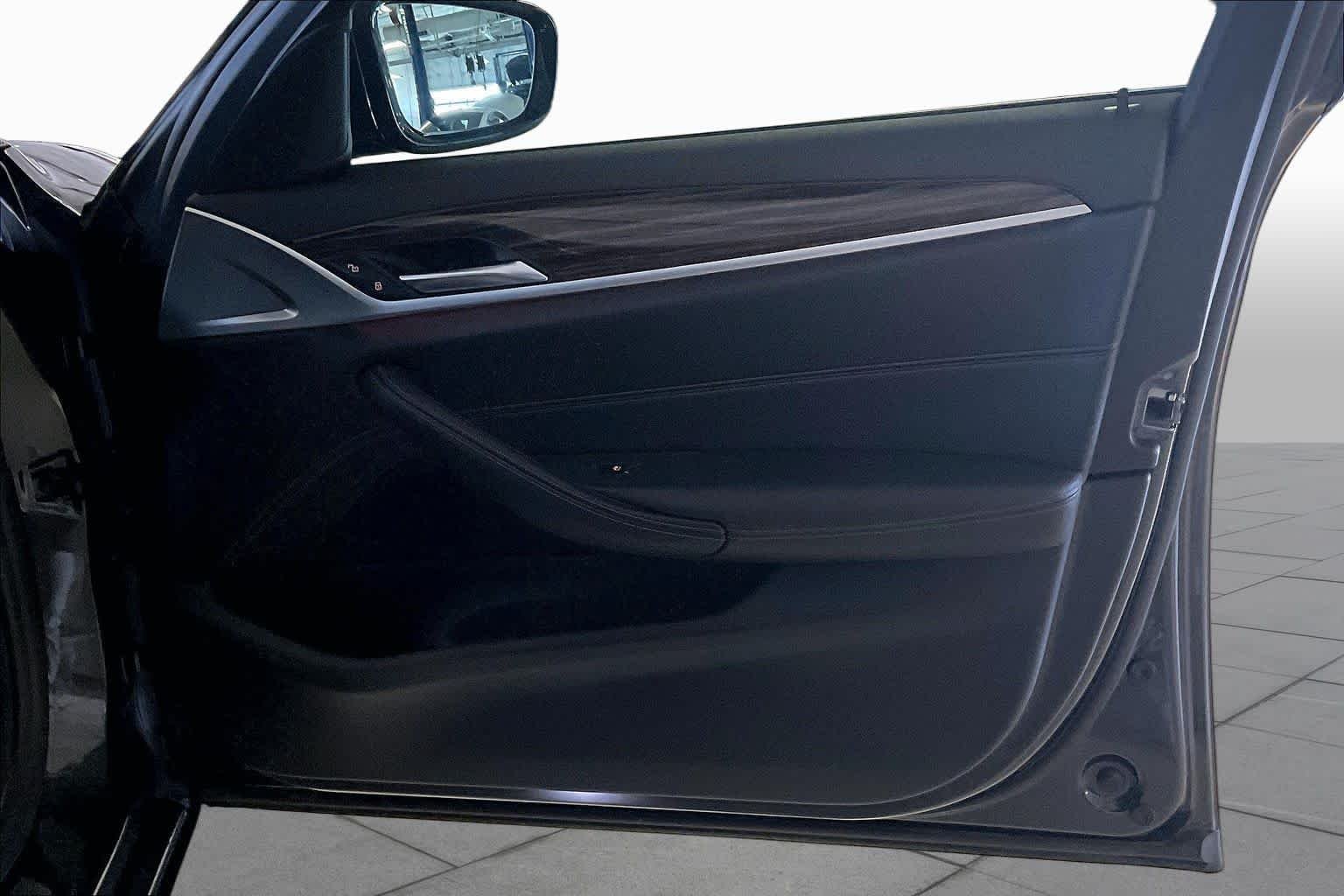Used 2020 Dark Graphite Metallic BMW 540i image 20