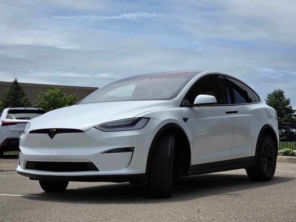 Used 2023 Pearl White Multi-Coat Tesla Standard Range image 15