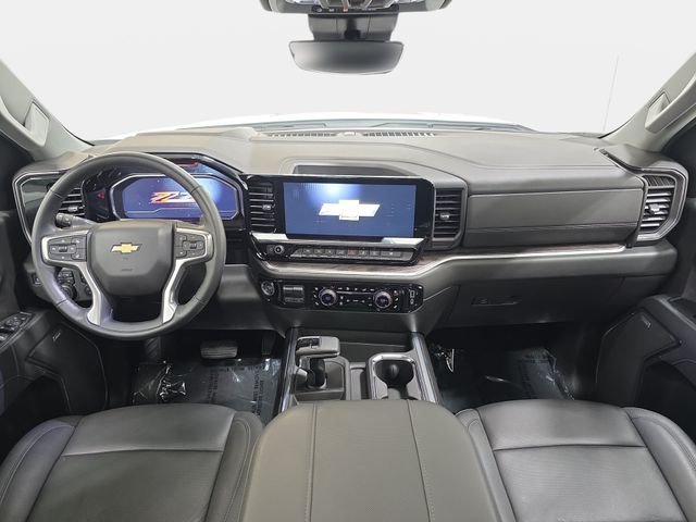 Used 2025 White Chevrolet LTZ image 10
