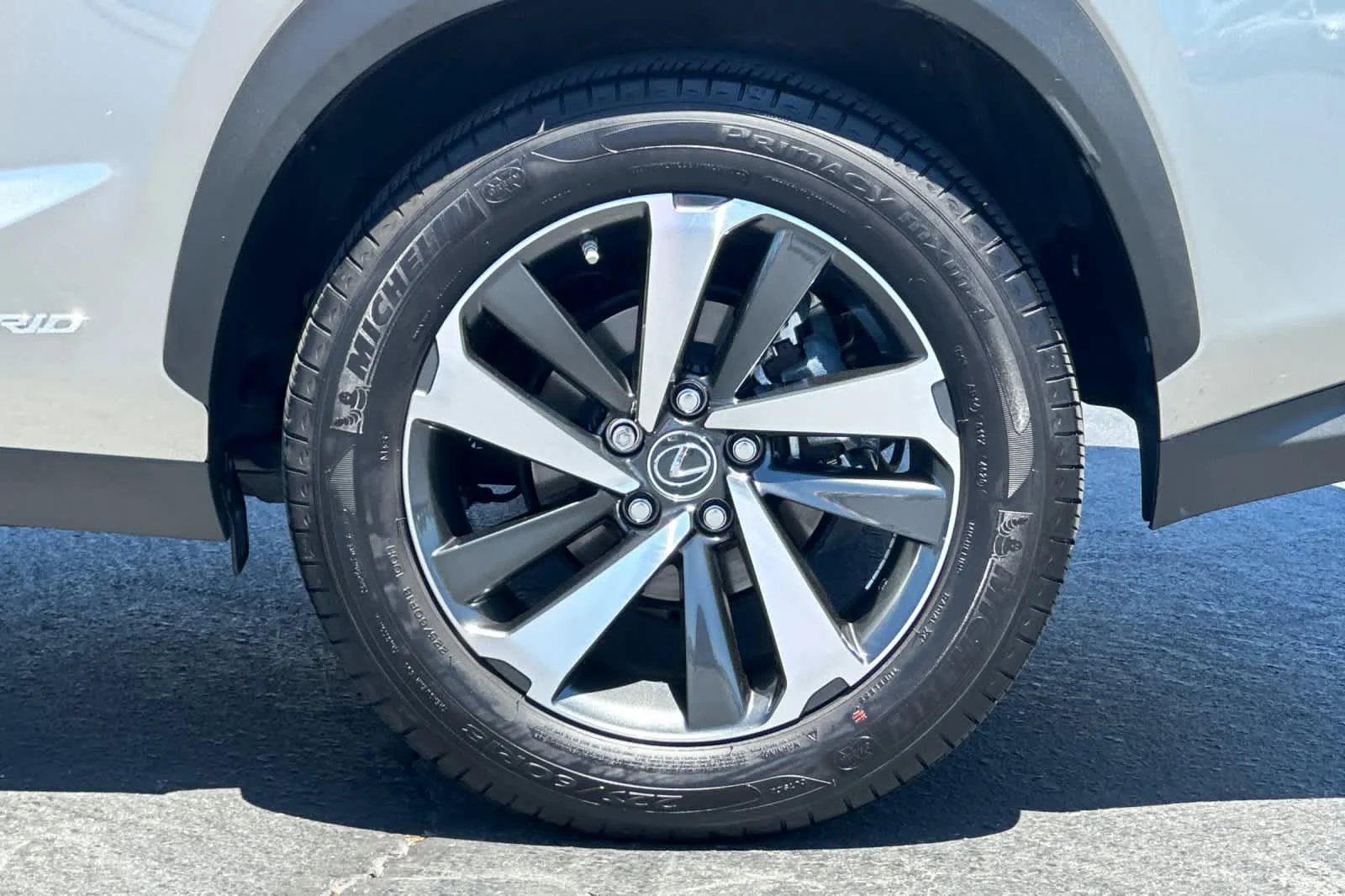 Used 2021 Atomic Silver Lexus  image 31