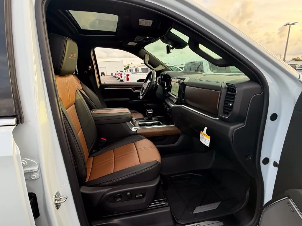 New 2026 Polar White Tricoat Chevrolet High Country image 14