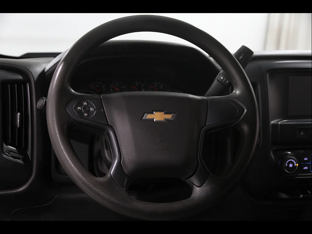 Used 2018 Black Chevrolet Custom image 7
