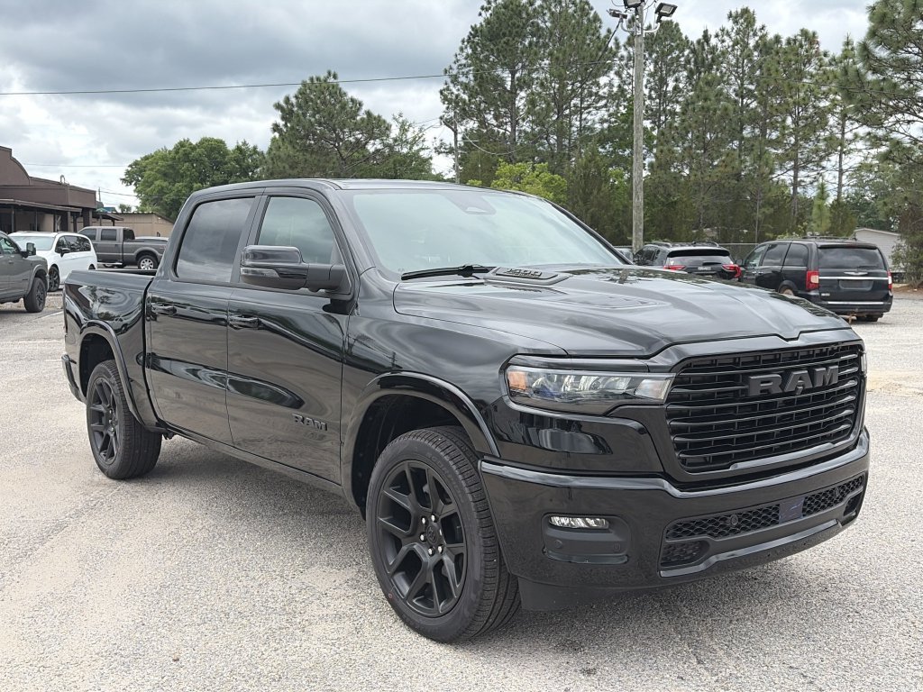 New 2026 Diamond Black Crystal Pearl-Coat Exterior Paint Ram Laramie image 8