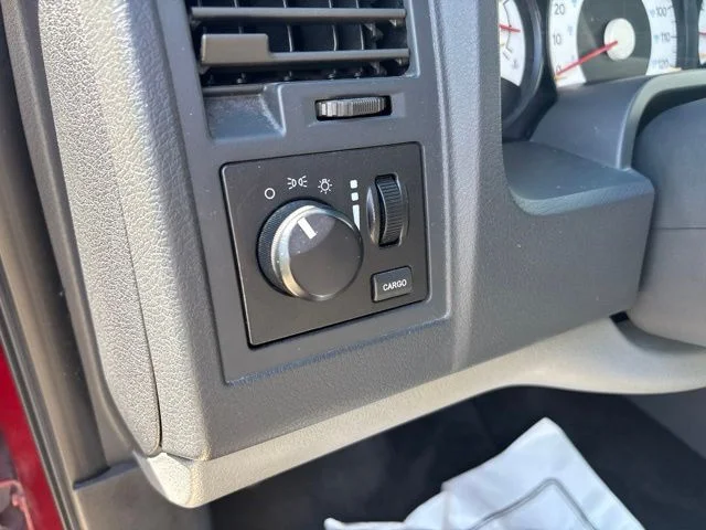 Used 2008 Red Dodge SXT image 15