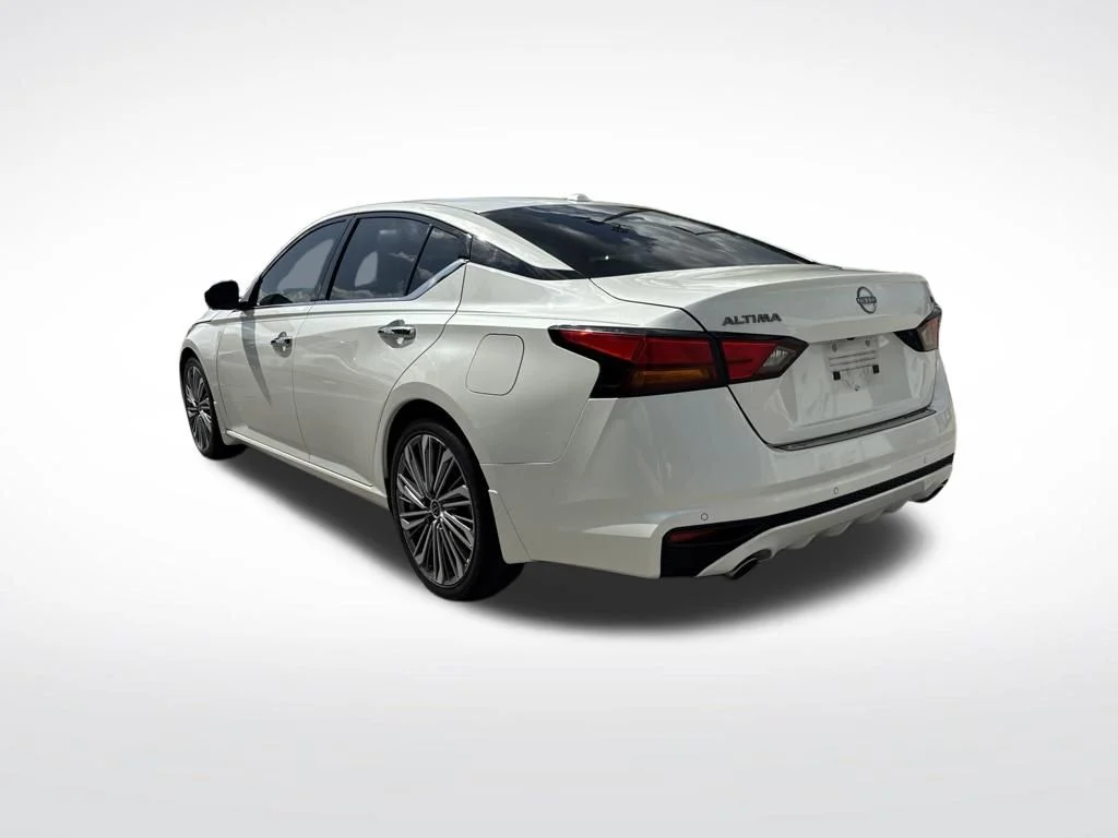 Used 2024 White Nissan 2.5 SL image 6