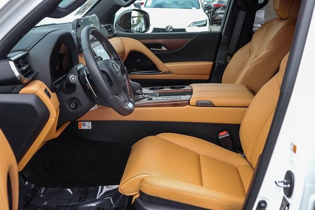 New 2026 Eminent White Pearl Lexus LX 700h LUXURY image 24