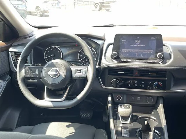 Used 2023 Gray Nissan S image 11
