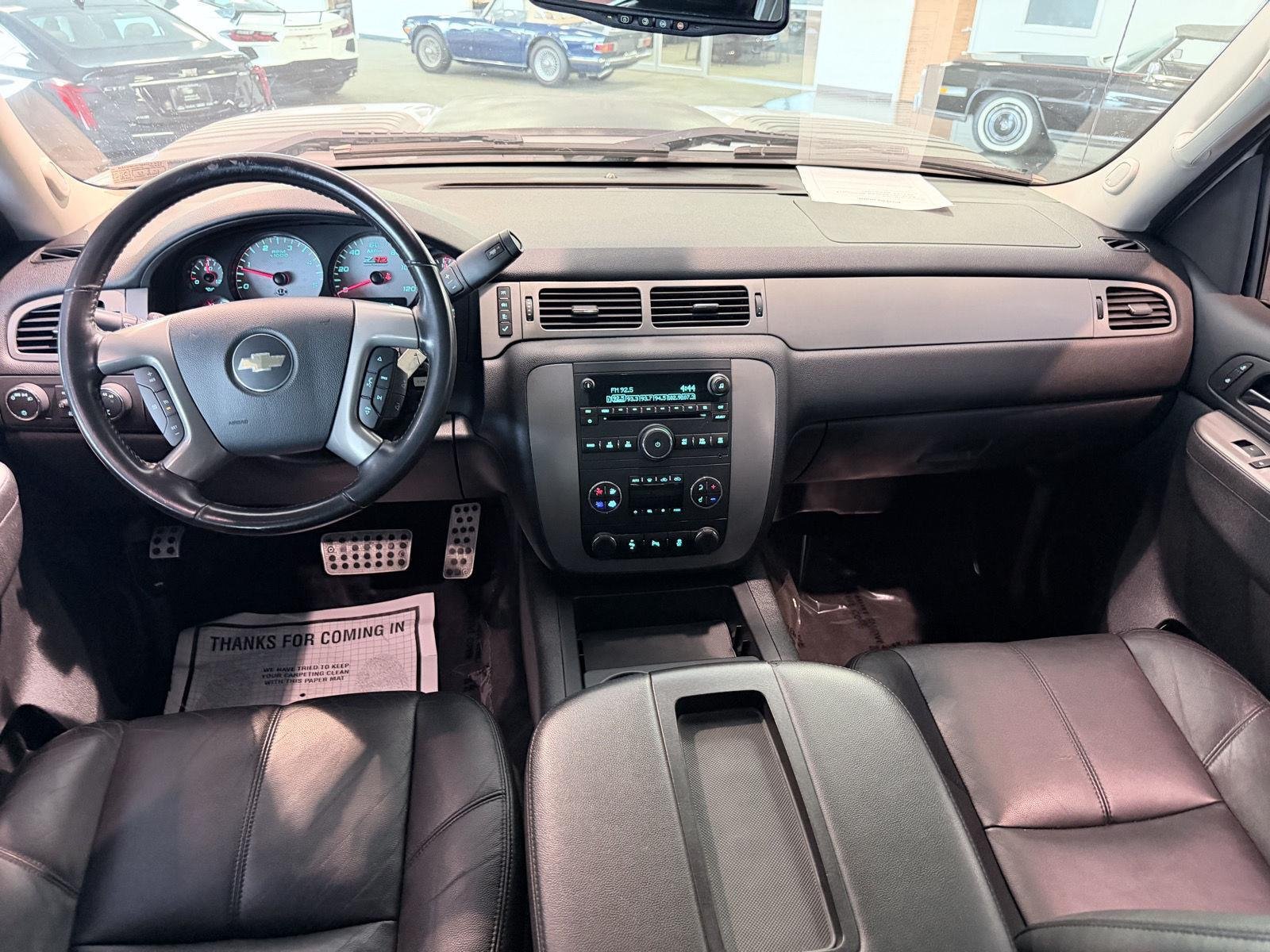 Used 2014 Silver Ice Metallic Chevrolet LTZ image 39