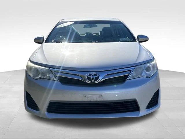 Used 2012 Silver Toyota LE image 8