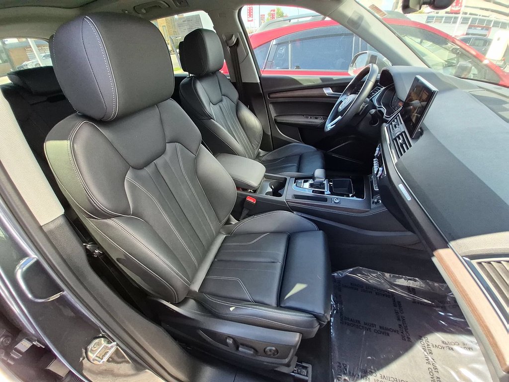 Used 2023 Daytona Gray Pearl Effect Audi e quattro S line Prem Pl 55 TFSI image 28