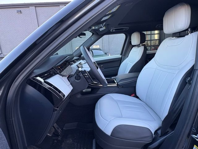 New 2026 Carpathian Grey Land Rover Dynamic SE image 15
