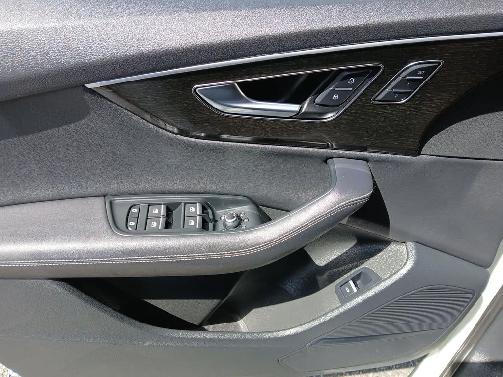 2025 Audi Q7 Premium Plus - Photo 12