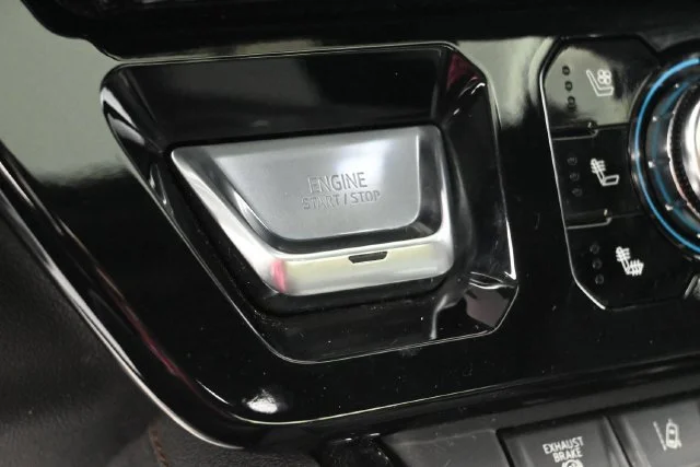 Used 2024 Summit White GMC AT4 image 20