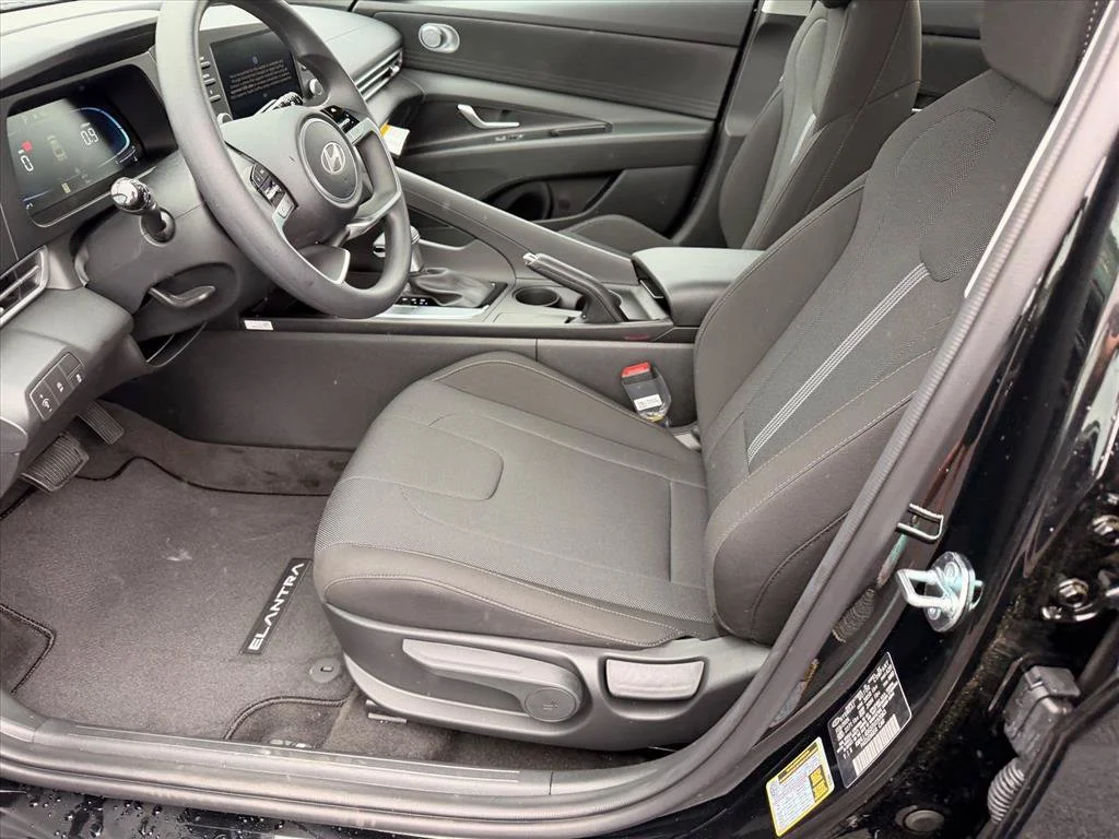 Used 2026 Black Hyundai SE image 6