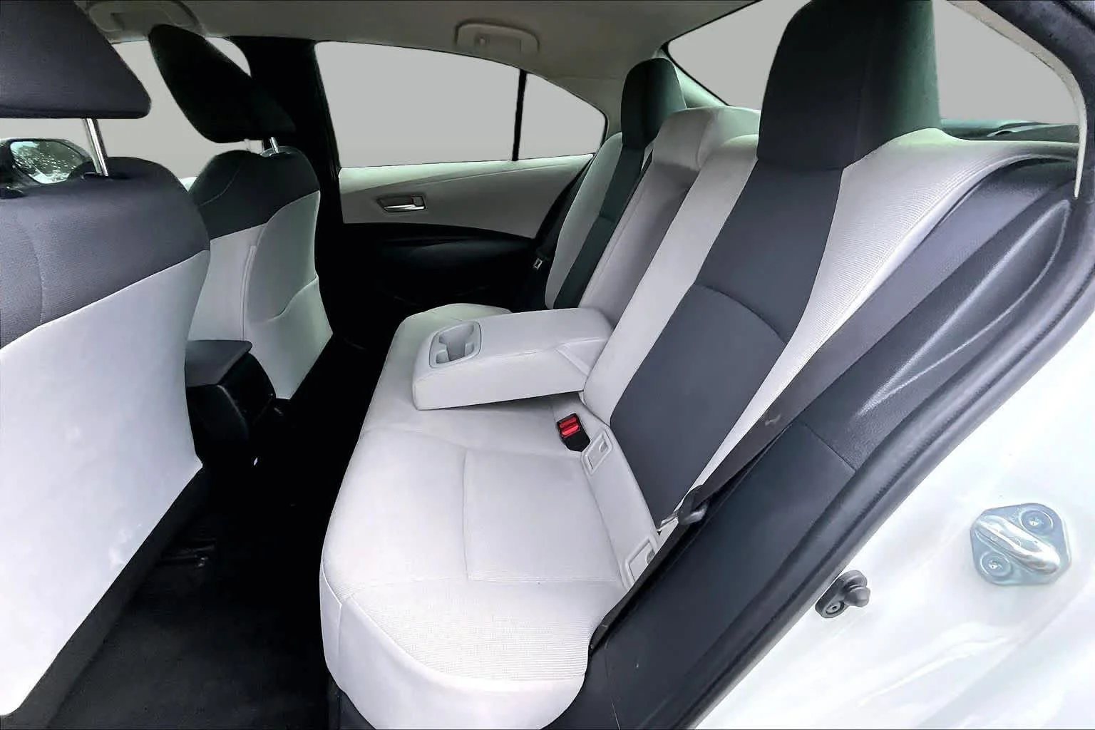 Used 2021 Super White Toyota LE image 21