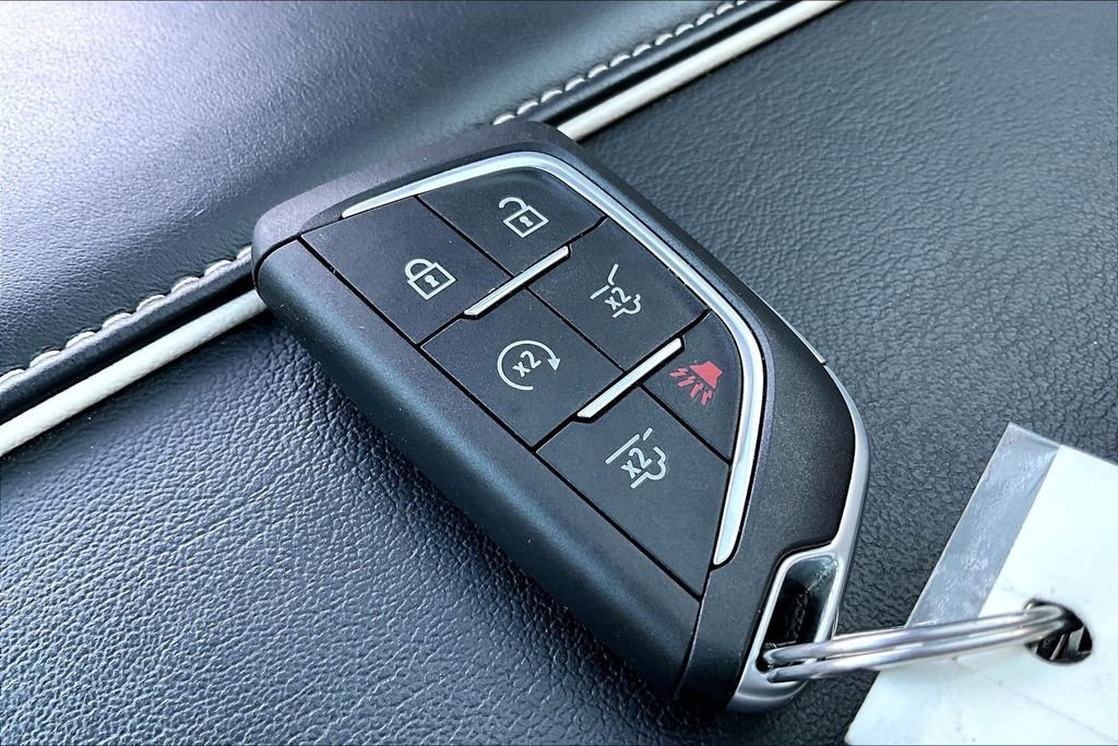 Used 2021 White Cadillac Sport Platinum image 10