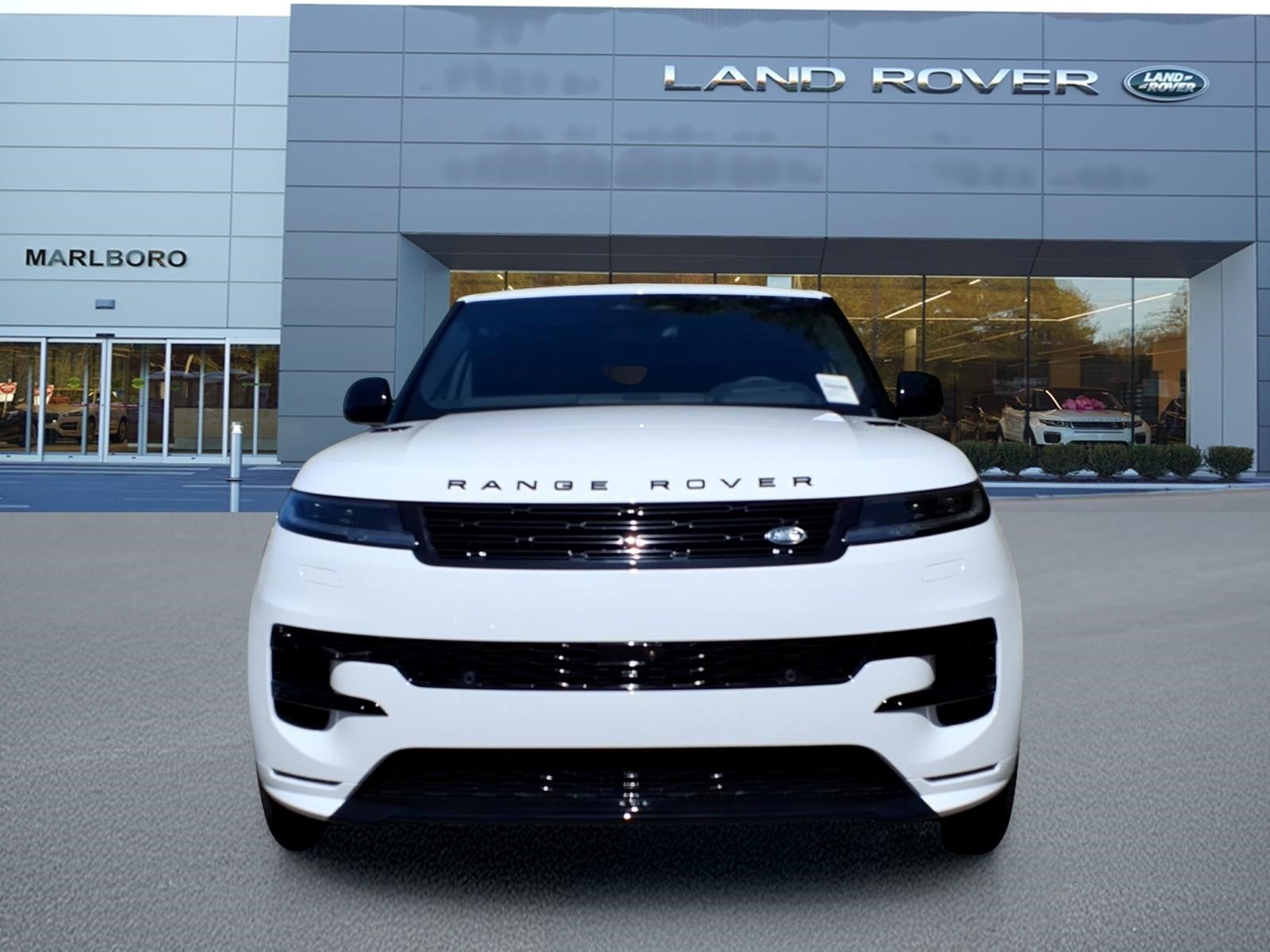 New 2026 Fuji White LAND ROVER Dynamic SE image 8