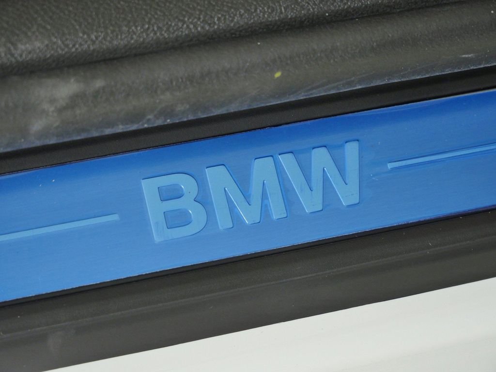 New 2026 Alpine White BMW 330i xDrive image 23