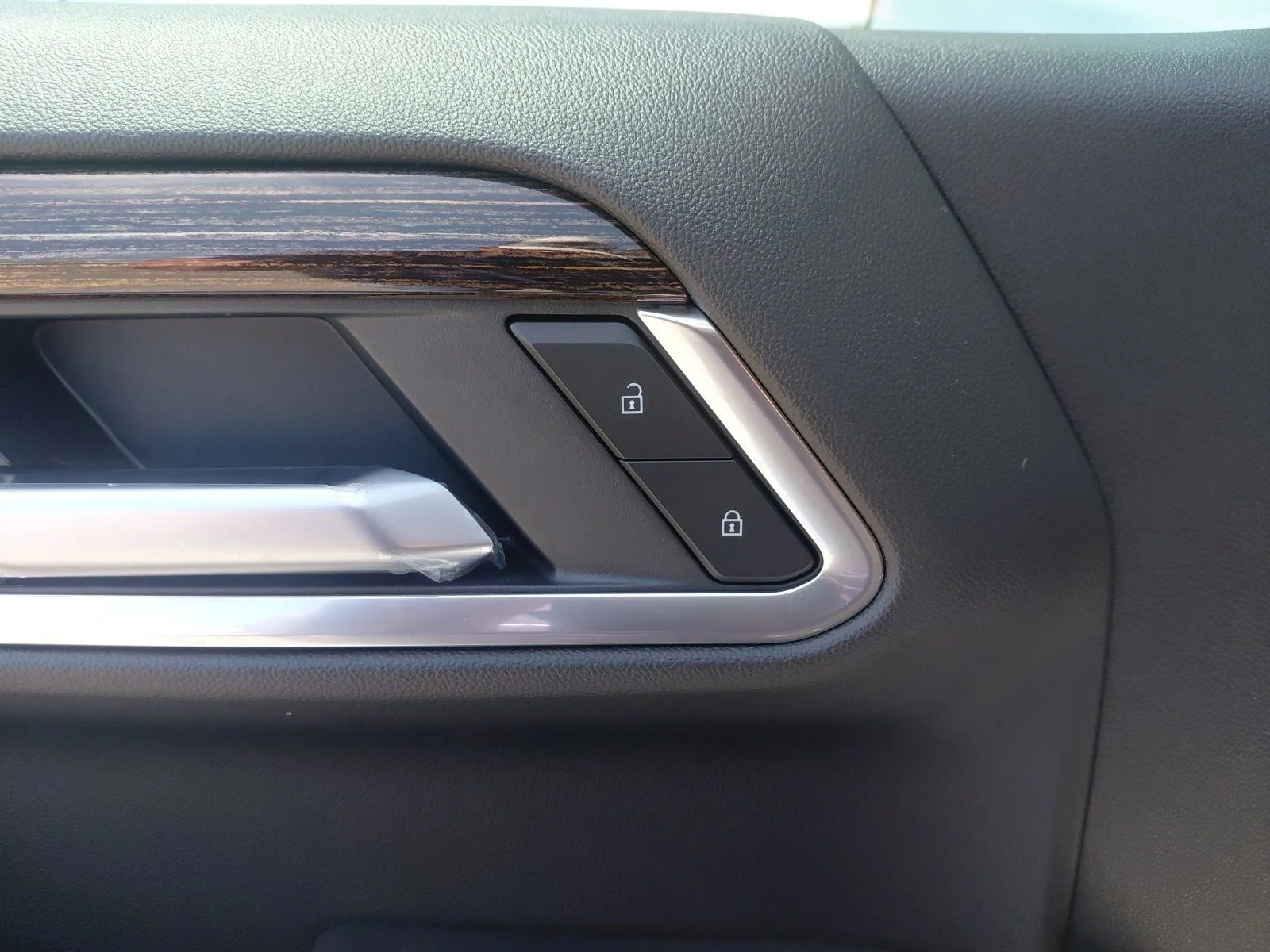 Used 2026 Silver GMC Elevation image 21